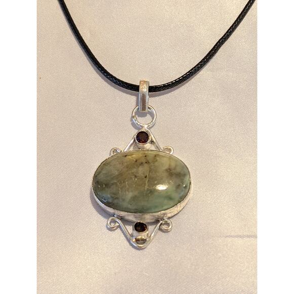 Vintage Natural Prehnite 925 Sterling Silver Pendant Necklace Handmade NOS - Picture 1 of 8